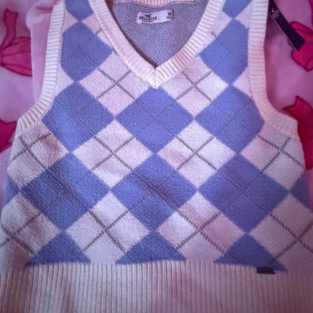 Hollister V-Neck Argyle Sweater Vest in Blue and White